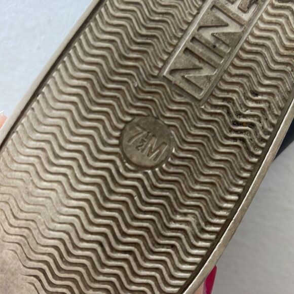 Nine West Vegan leather flats white sole 7.5 - Picture 10 of 12